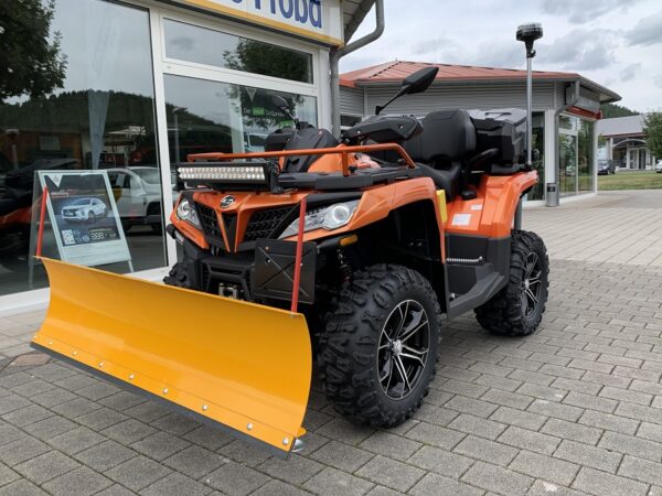 CFMOTO Quad, ATV Winterumbau Salzstreuer